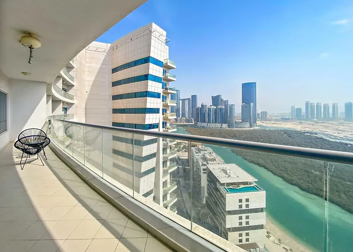 Silkhaus Modern 2 Bdr | Sea View | Oceanscape