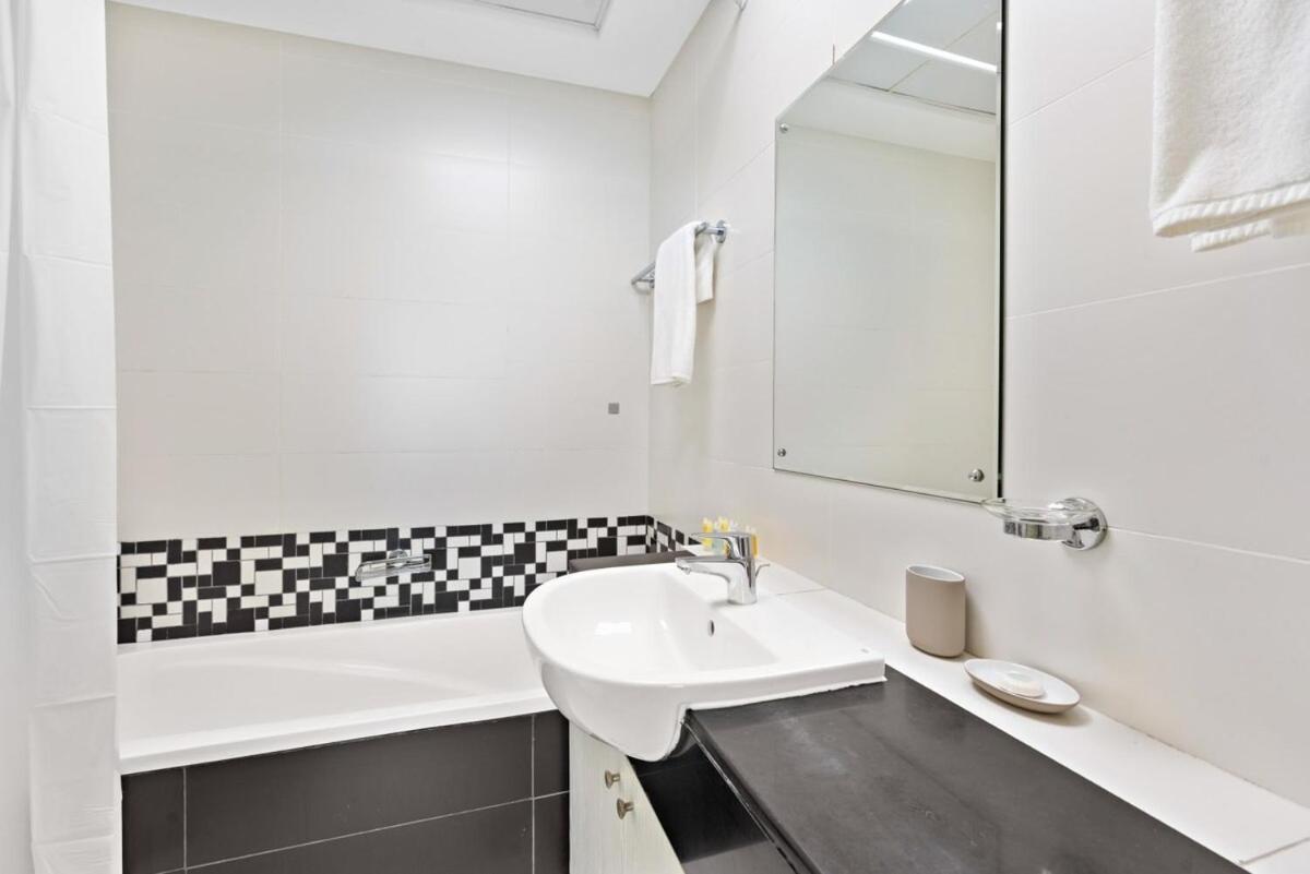 Silkhaus Modern 2 Bdr | Sea View | Oceanscape Apartment Abu Dhabi