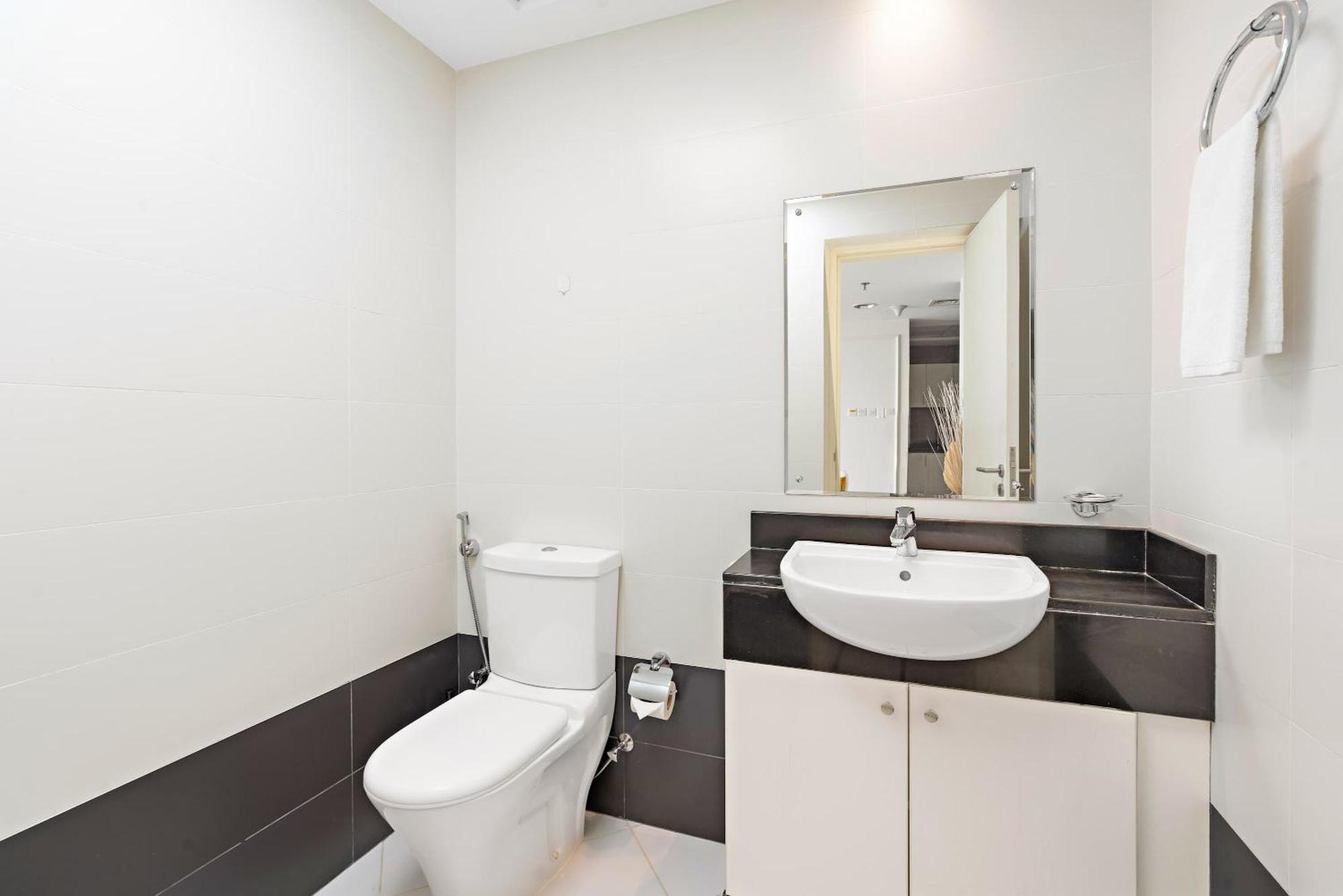 Silkhaus Modern 2 Bdr | Sea View | Oceanscape